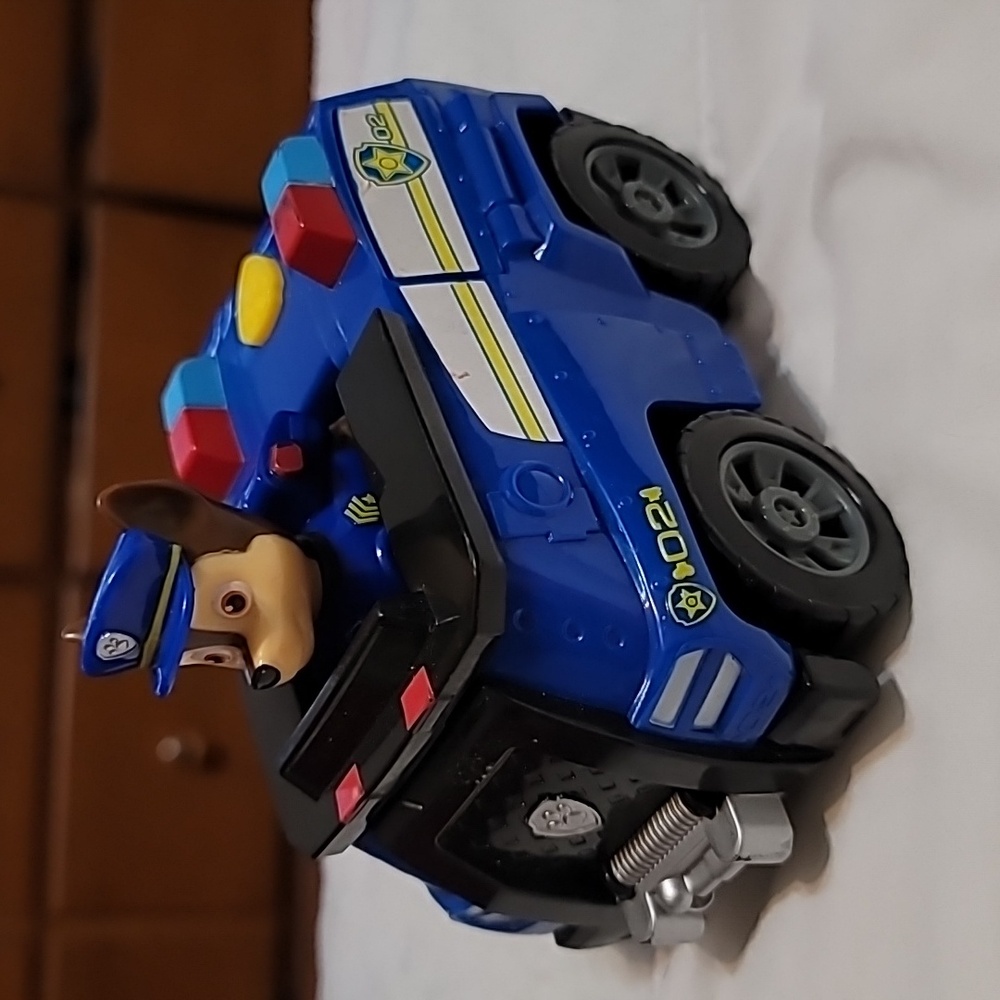 PAW Patrol Vehicle - CHASE - Rescue Patrol Cruiser with Chase Figure (Moveable H